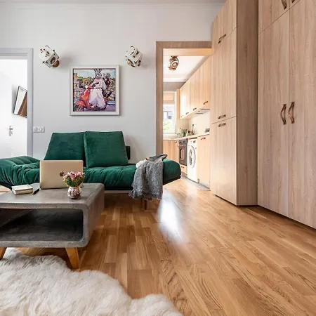Vespa Aristocratic Central Apartment Sofia Exterior photo
